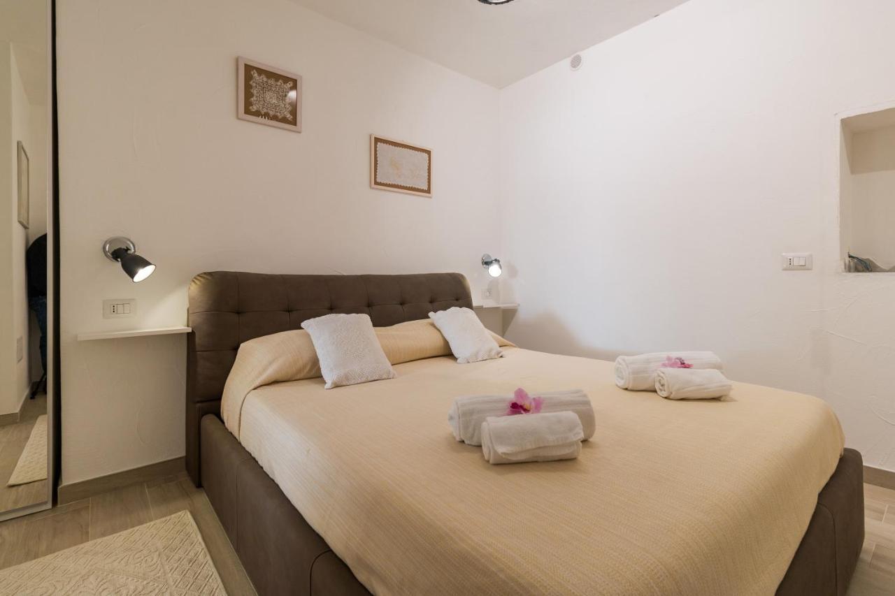 Purple Flower Suite Apartment Cala Gonone Exteriér fotografie